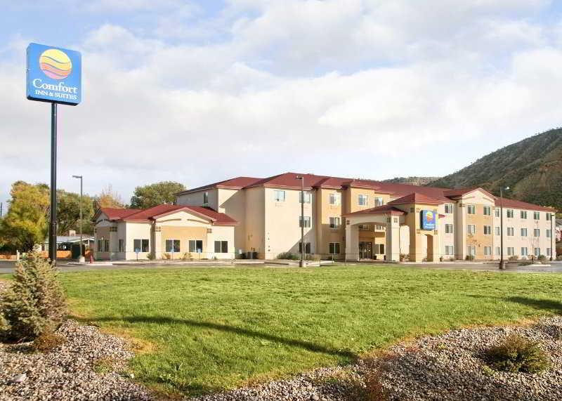 Comfort Inn & Suites Rifle Buitenkant foto